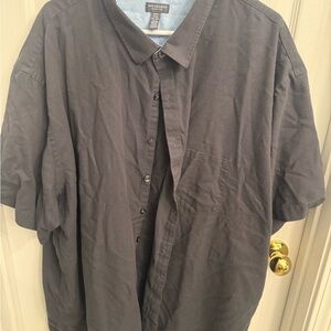 Black Short Sleeve Button-Up Shirt